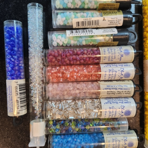 Assorted Seed Beads in Multiple Colors - Picture 5 of 15